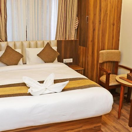 Hotel Airport Gurkha Катманду Екстер'єр фото