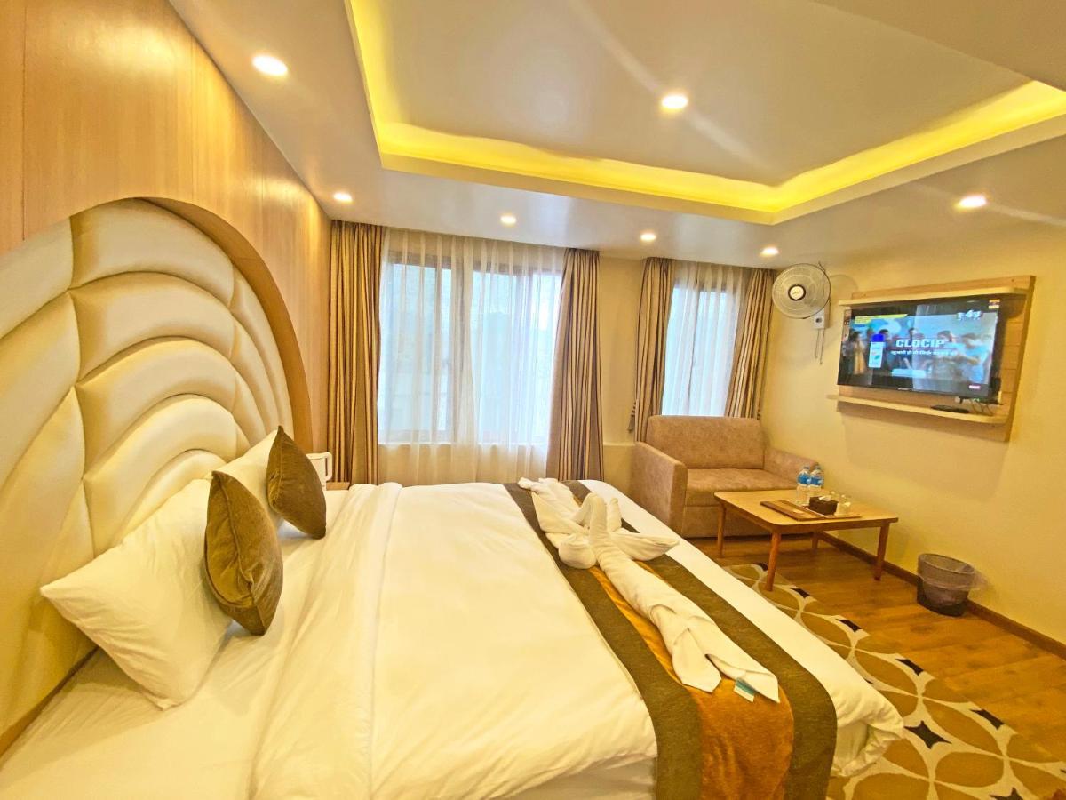 Hotel Airport Gurkha Катманду Екстер'єр фото