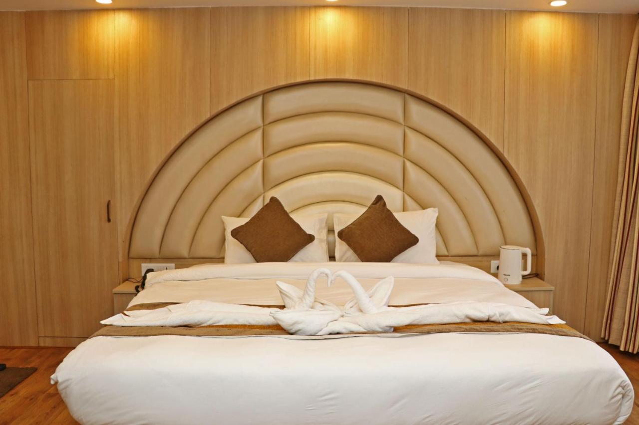 Hotel Airport Gurkha Катманду Екстер'єр фото