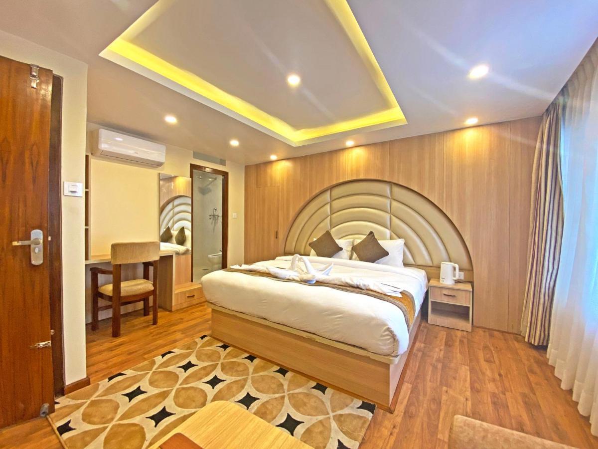 Hotel Airport Gurkha Катманду Екстер'єр фото