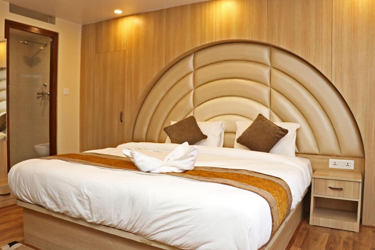 Hotel Airport Gurkha Катманду Екстер'єр фото