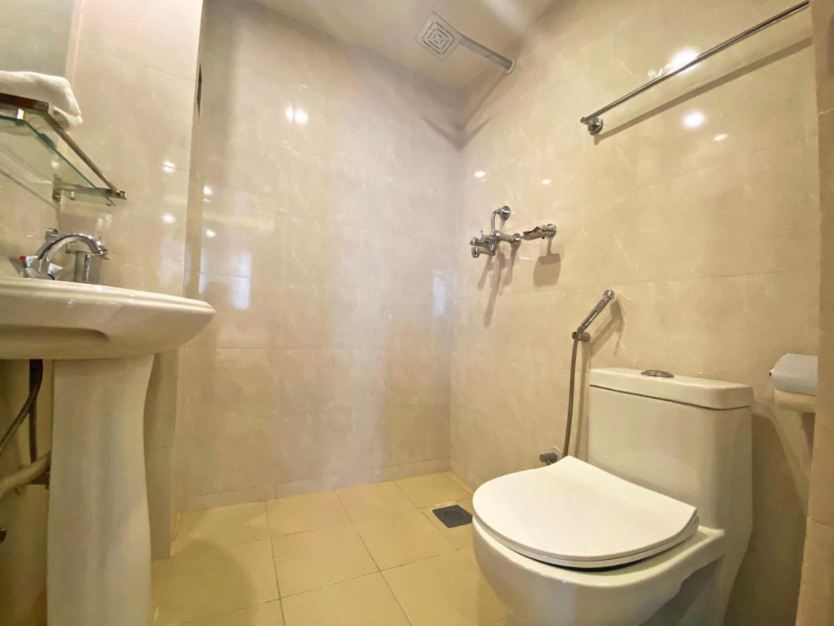 Hotel Airport Gurkha Катманду Екстер'єр фото