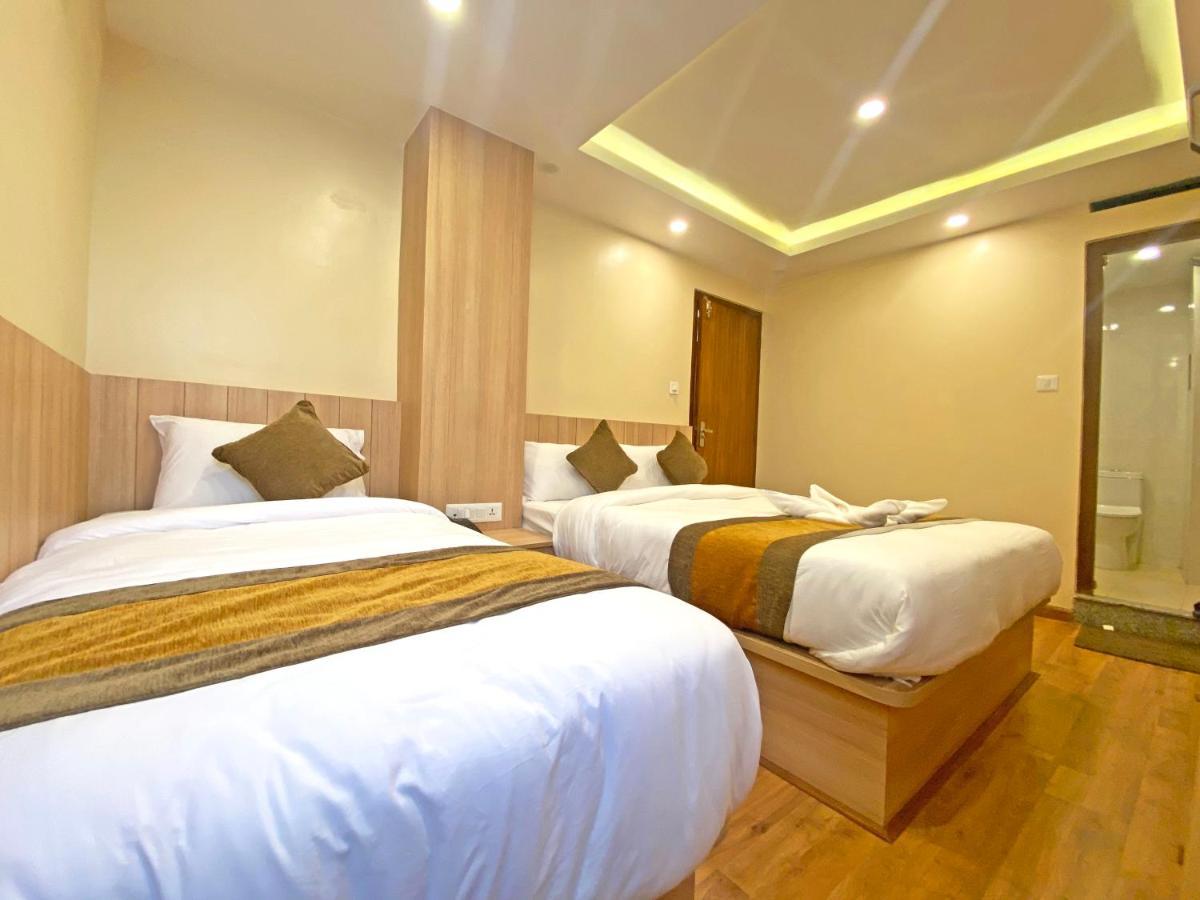 Hotel Airport Gurkha Катманду Екстер'єр фото