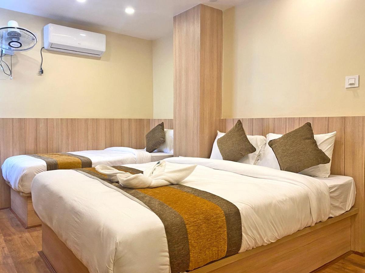Hotel Airport Gurkha Катманду Екстер'єр фото