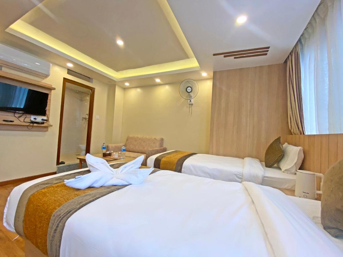 Hotel Airport Gurkha Катманду Екстер'єр фото
