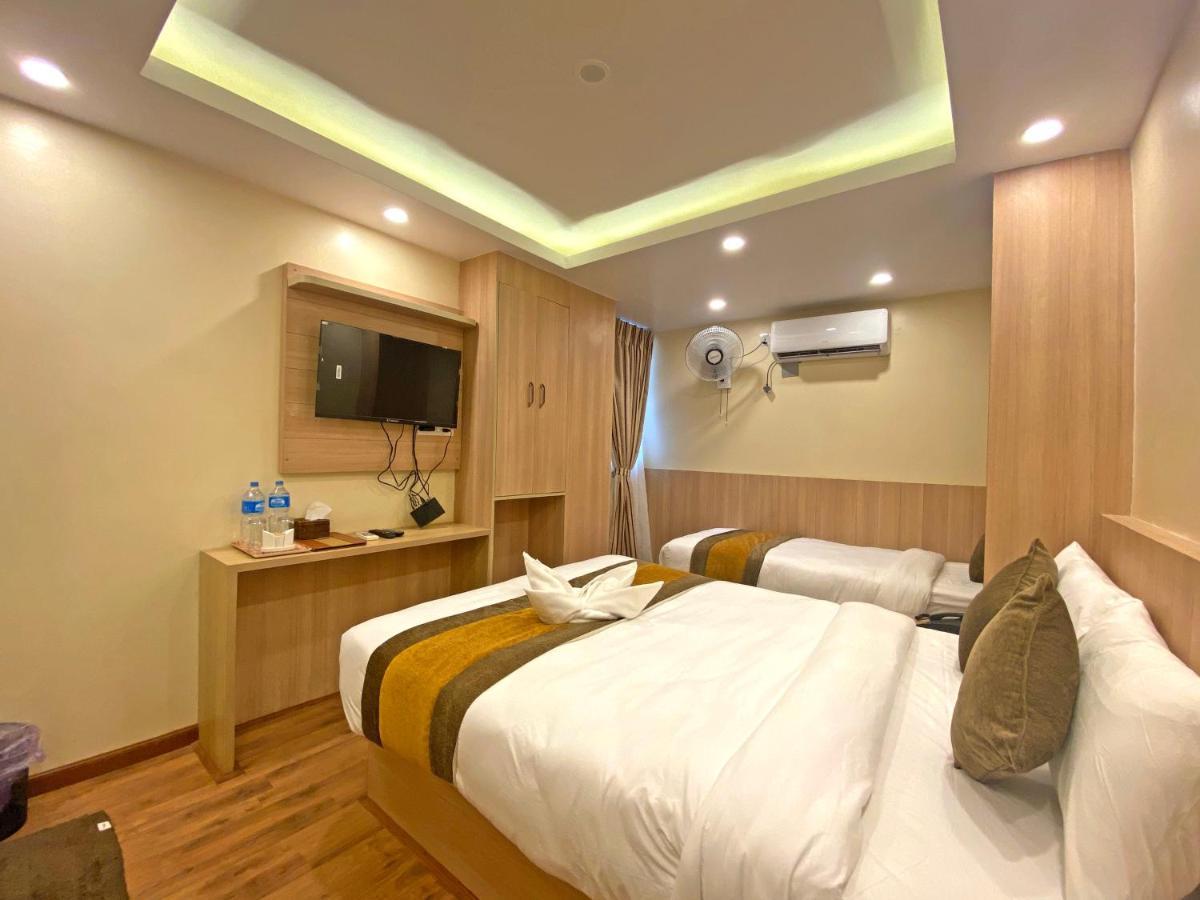 Hotel Airport Gurkha Катманду Екстер'єр фото