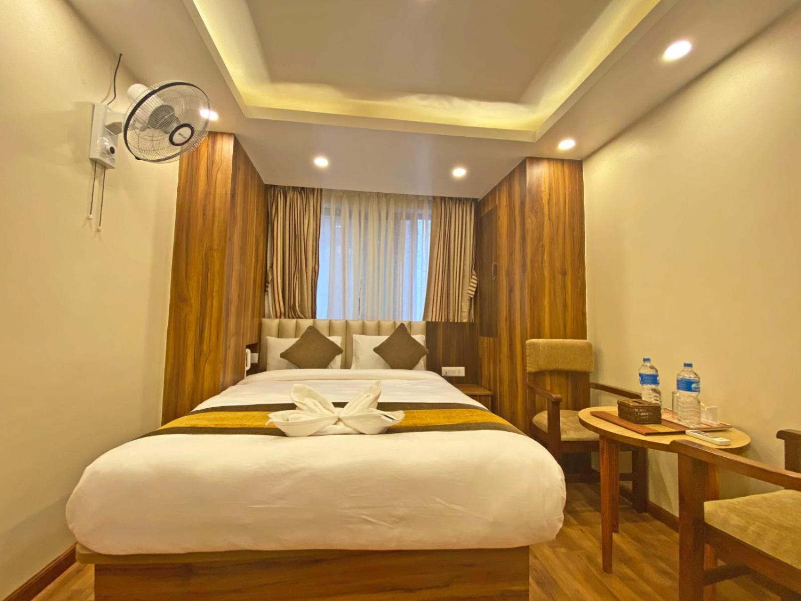 Hotel Airport Gurkha Катманду Екстер'єр фото