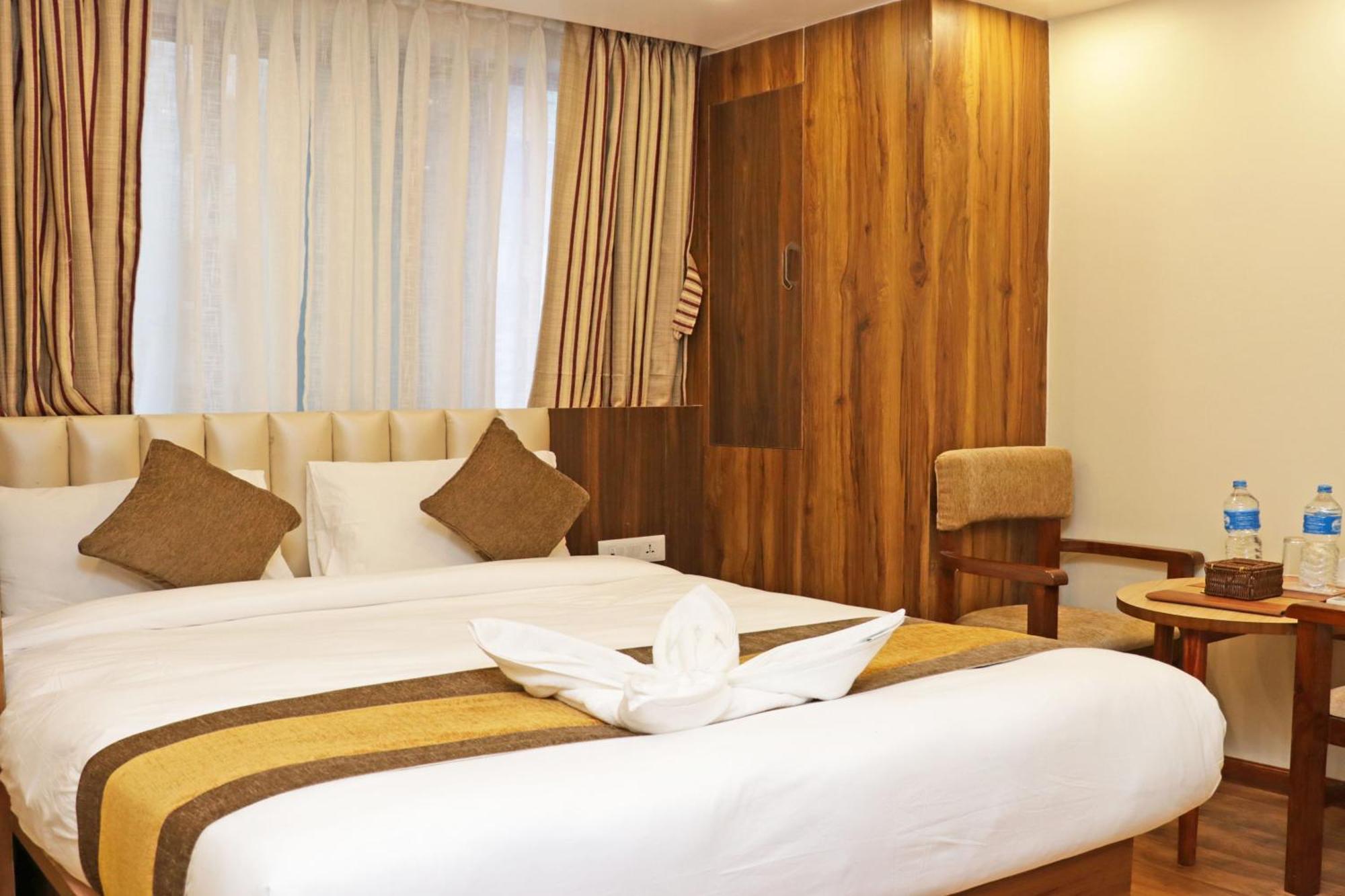 Hotel Airport Gurkha Катманду Екстер'єр фото