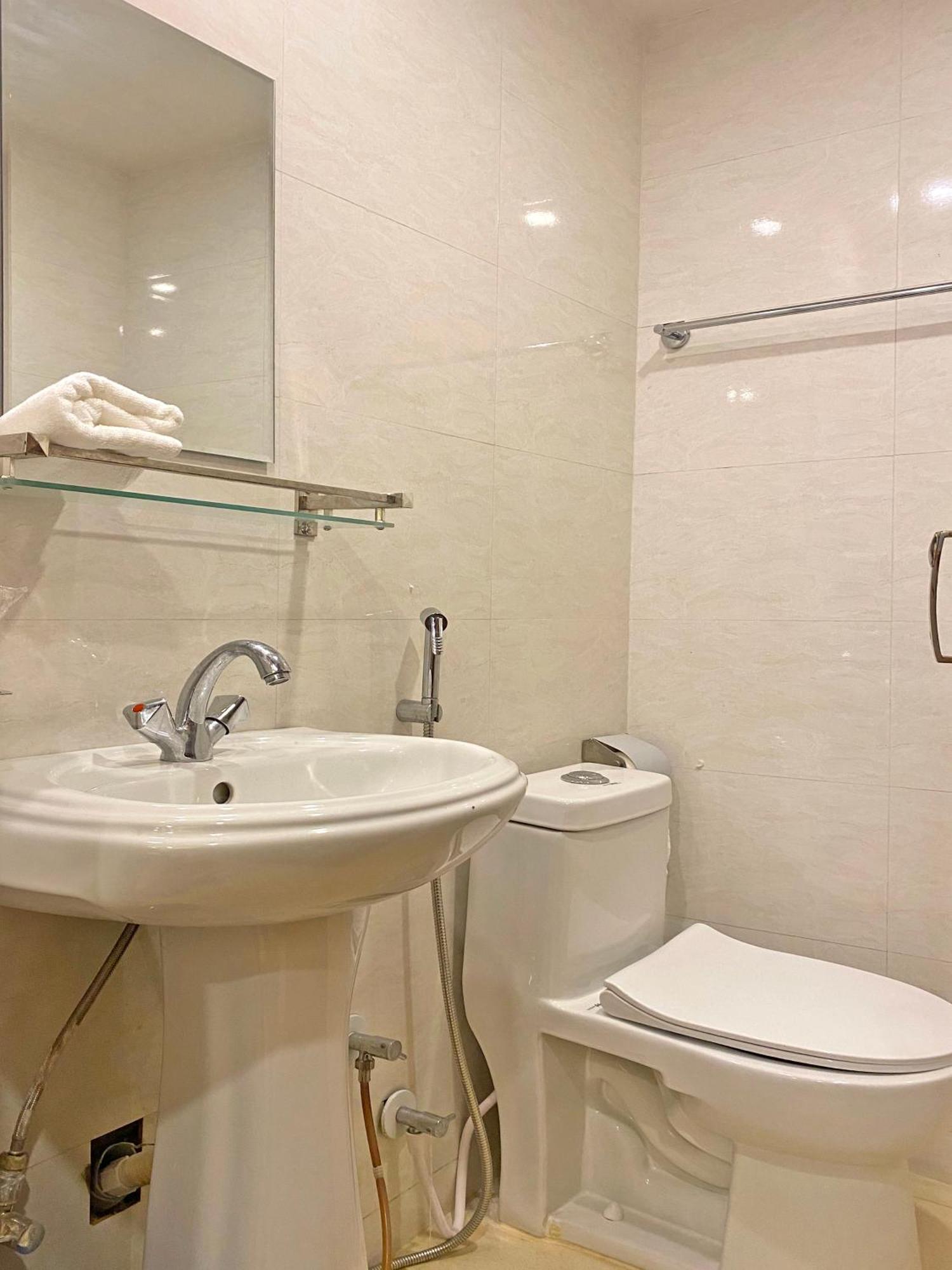Hotel Airport Gurkha Катманду Екстер'єр фото