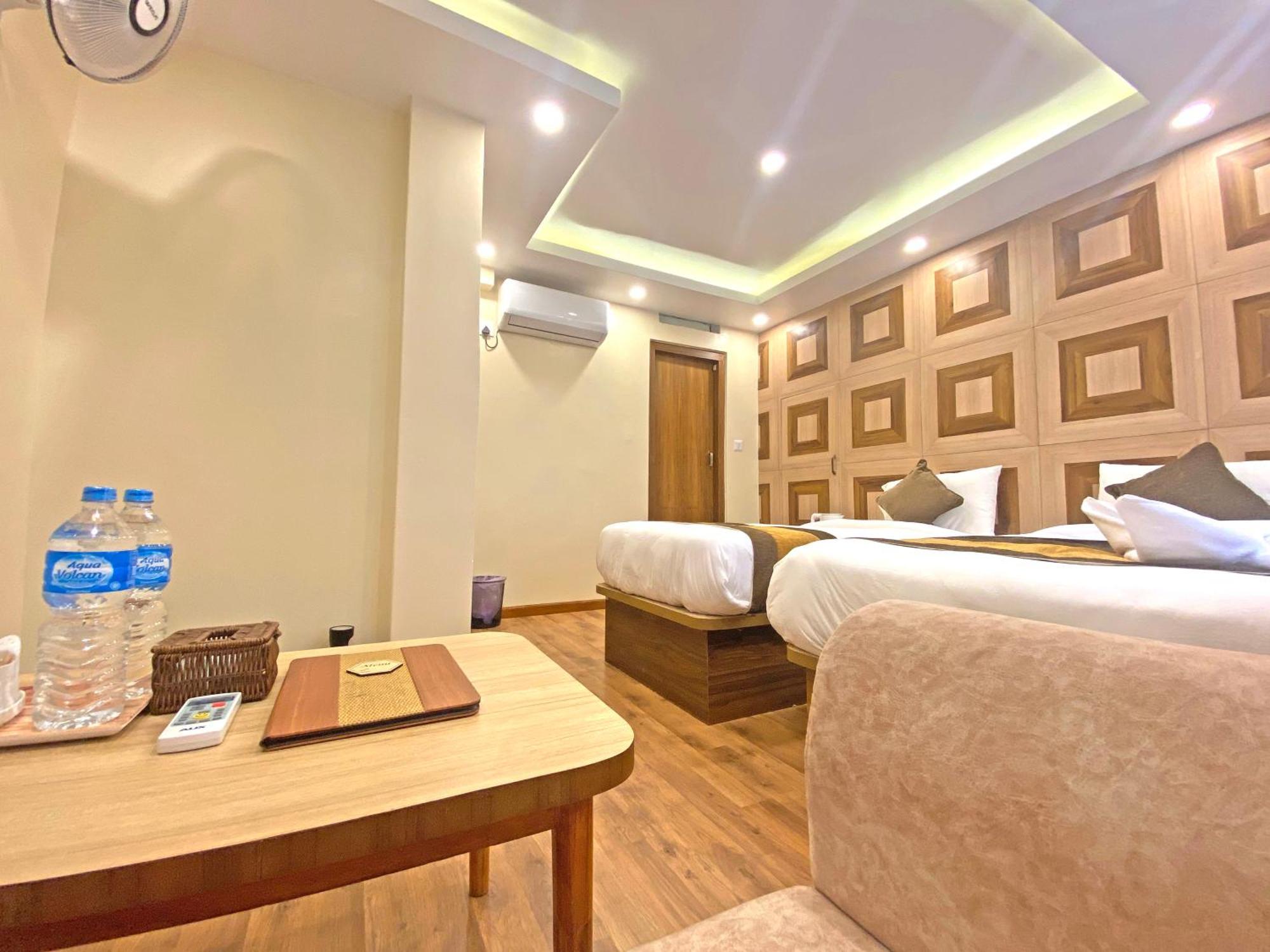 Hotel Airport Gurkha Катманду Екстер'єр фото