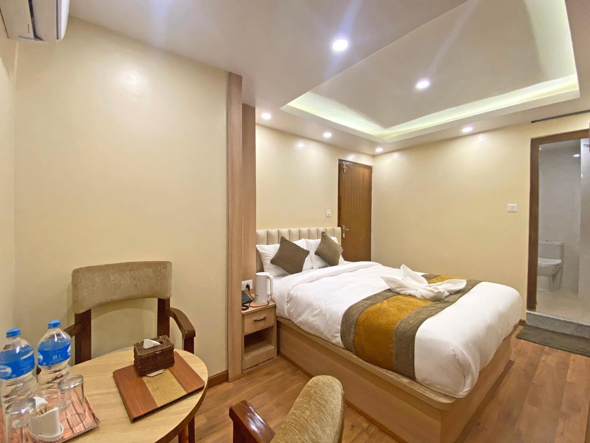 Hotel Airport Gurkha Катманду Екстер'єр фото