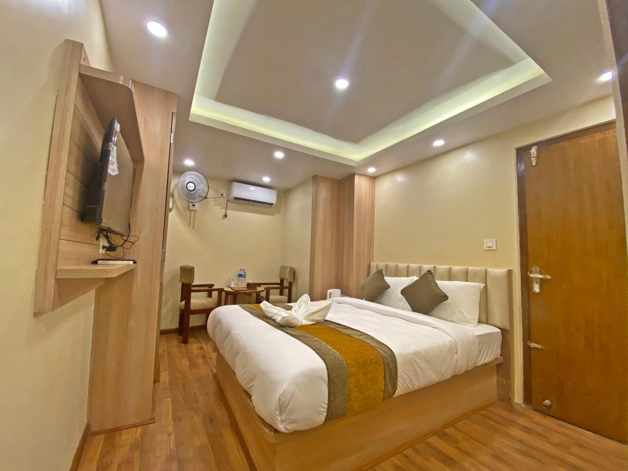 Hotel Airport Gurkha Катманду Екстер'єр фото