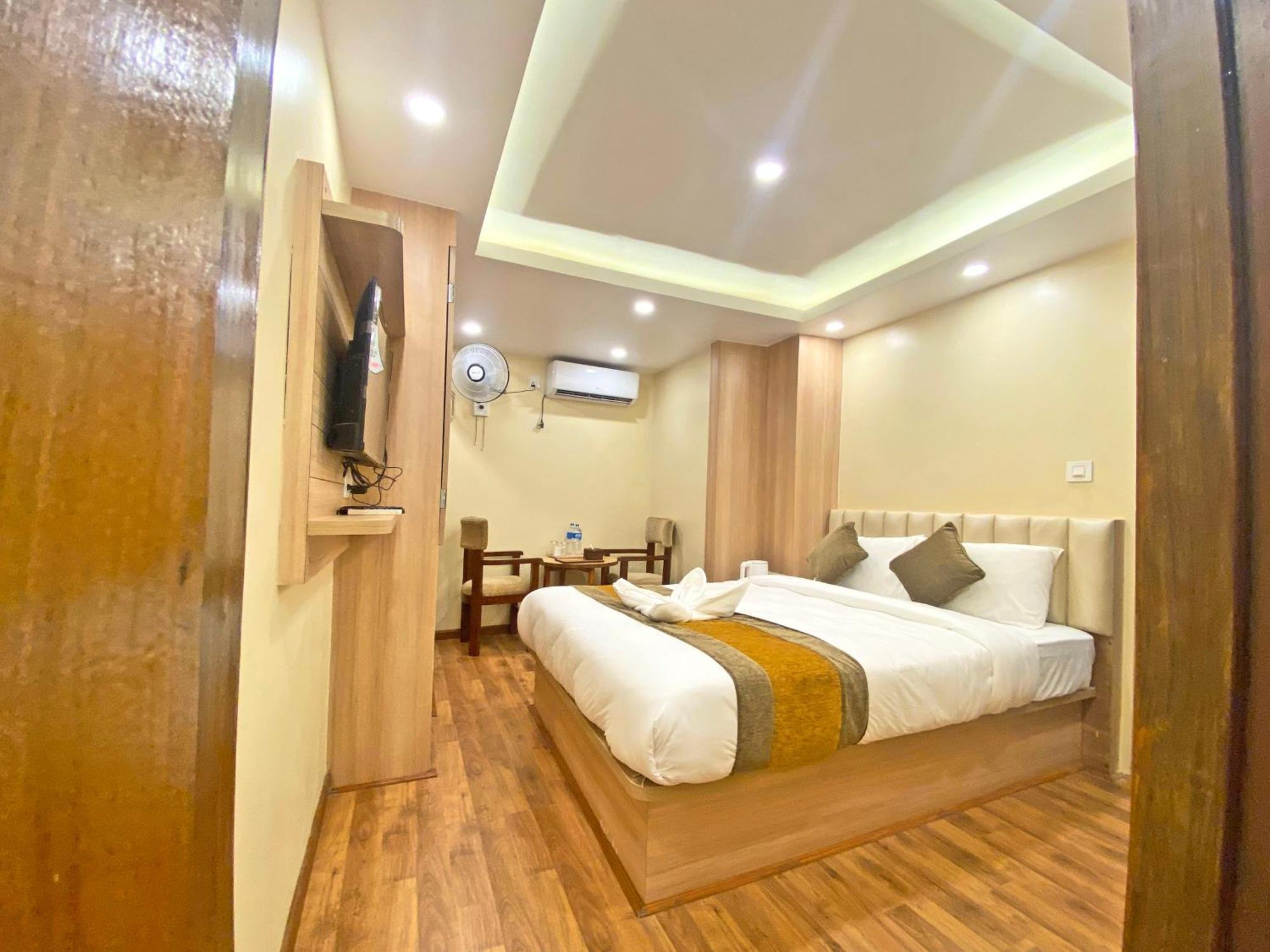Hotel Airport Gurkha Катманду Екстер'єр фото