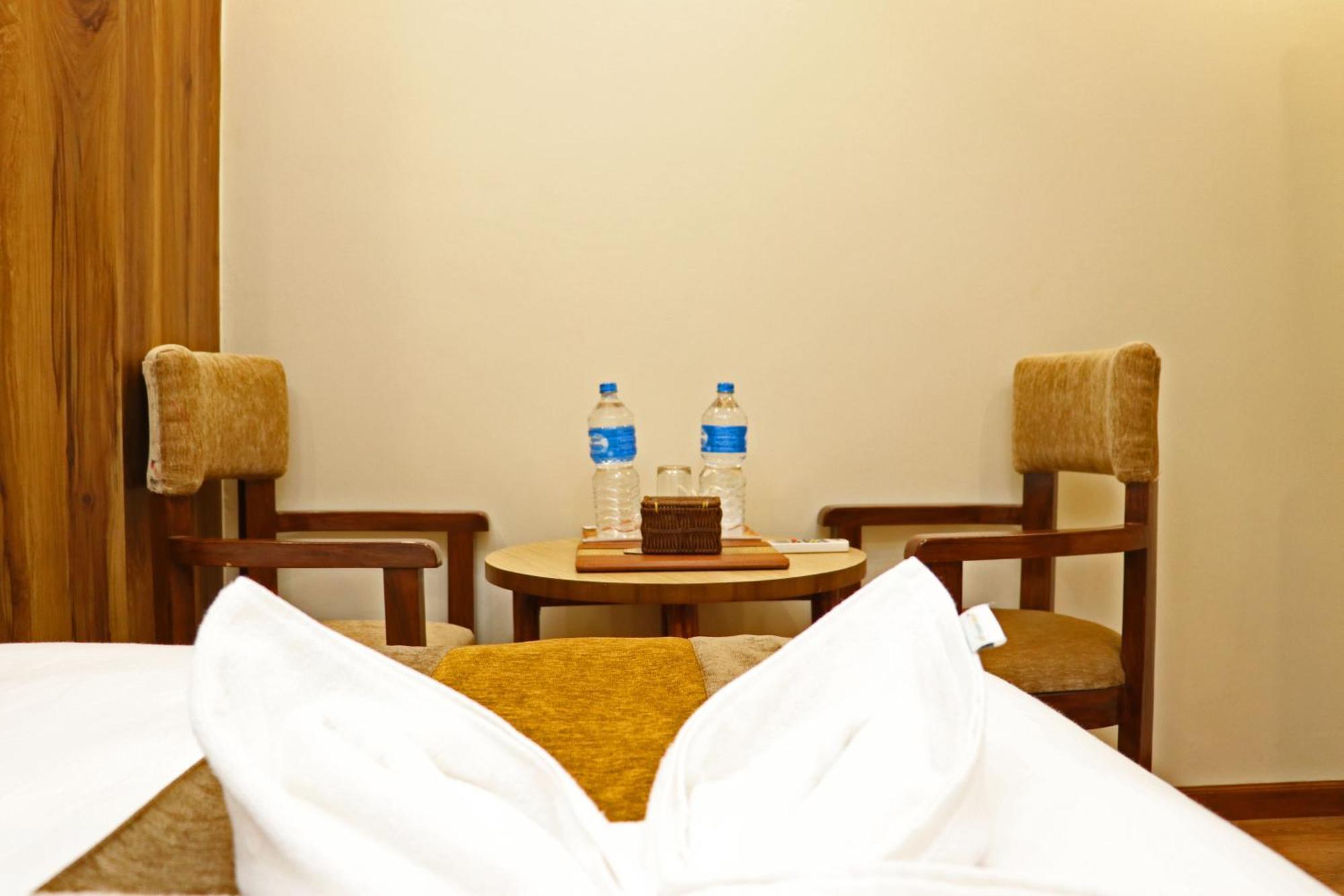 Hotel Airport Gurkha Катманду Екстер'єр фото
