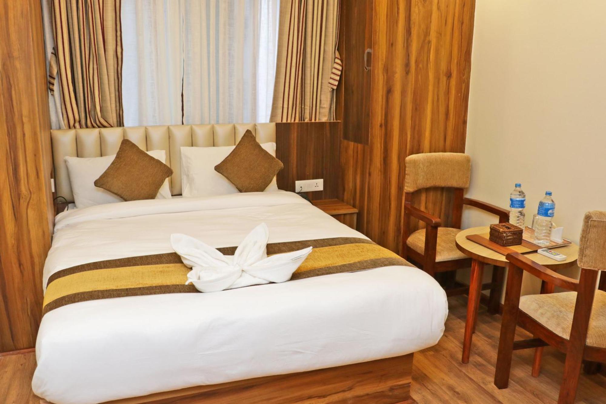 Hotel Airport Gurkha Катманду Екстер'єр фото