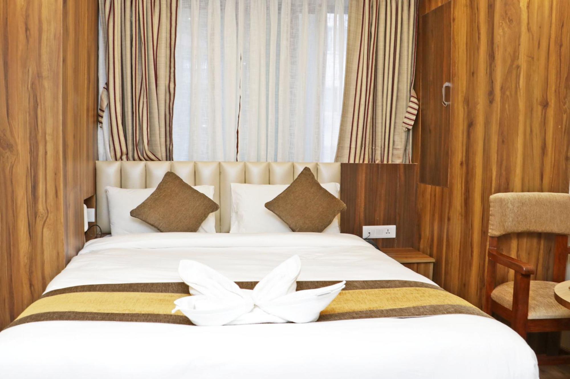 Hotel Airport Gurkha Катманду Екстер'єр фото